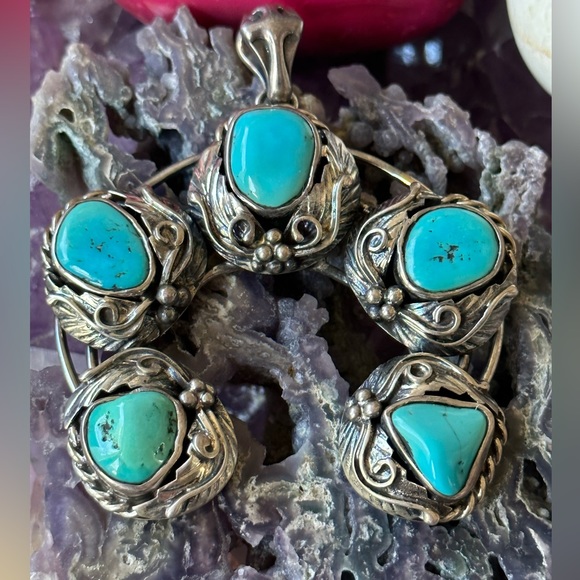 Sleeping beauty Southwestern naja sterling silver pendant - Picture 3 of 10